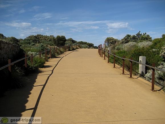 Path to the lookout point for 12 Apostles