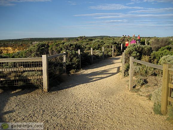 Paths between lookout points