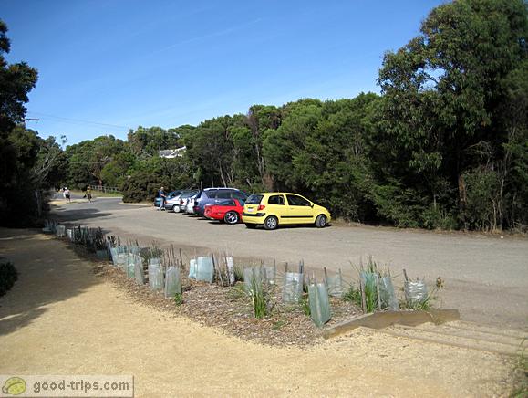Parking area near Split Point Lighthouse