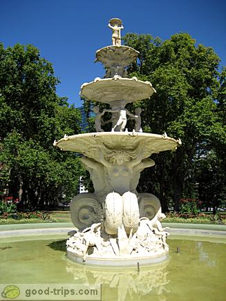 Fountain in Carlton Gardens