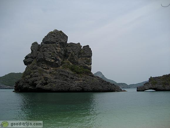 Sam Sao Rock with arch that is big enough for kayak