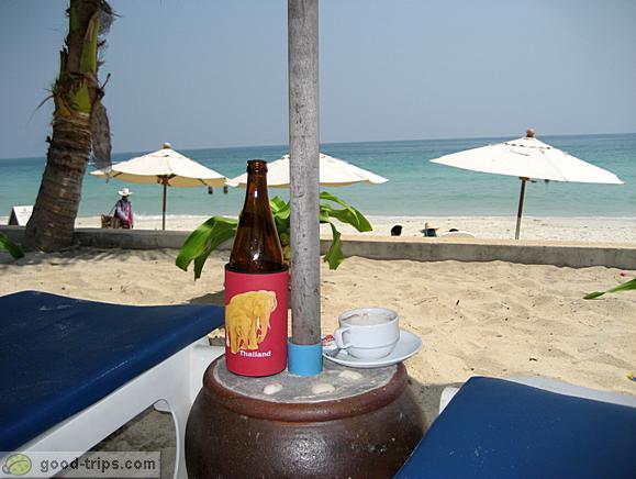 Chang beer and coffe-cup 