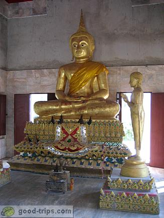 Buddha in the Wat Khunaram