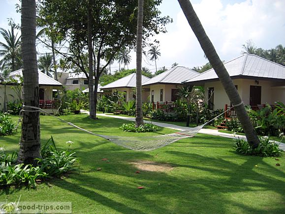 View of Promtsuk Buri resort and hammock